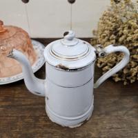 3 cafetiere emaillee blanche